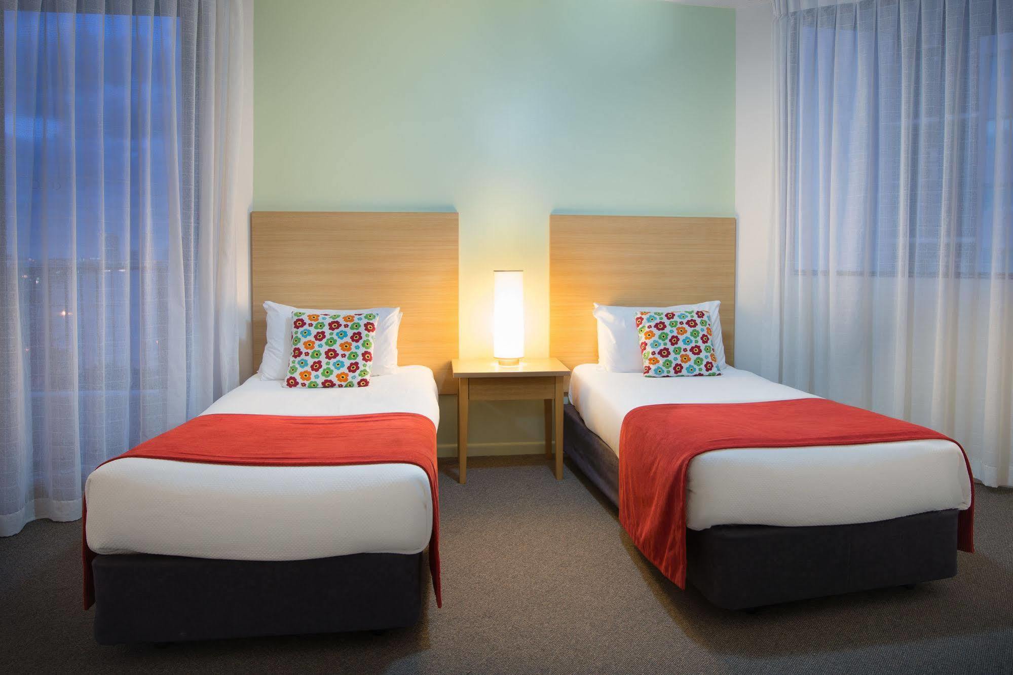 Sandy Point Beach Resort Gold Coast Esterno foto