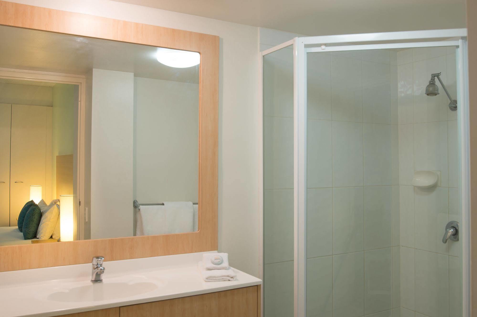Sandy Point Beach Resort Gold Coast Esterno foto